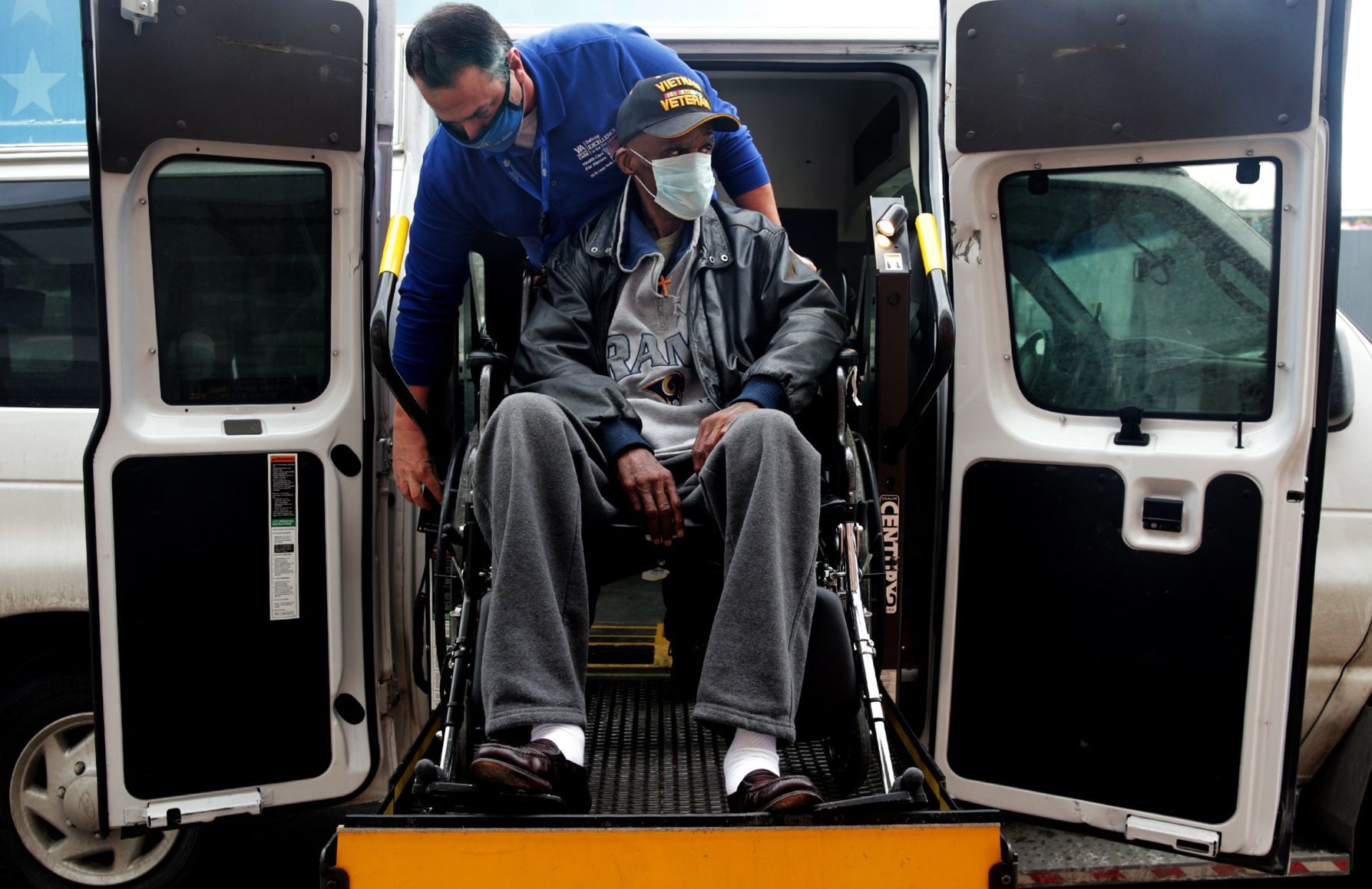 VA vaccinates more than 325 veterans on Sunday